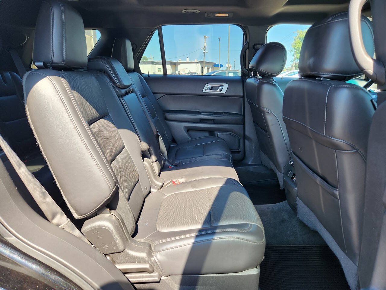 Used 2015 Ford Explorer Limited w/ Equipment Group 302A AWD/4WD image 15