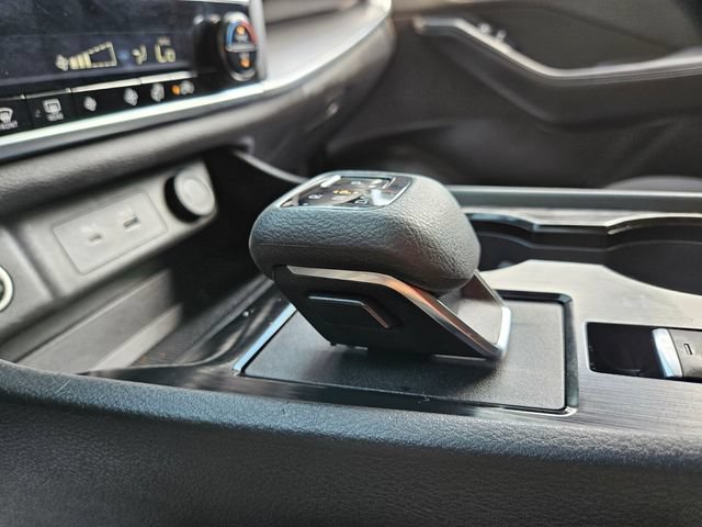 Used 2023 Nissan Rogue SV AWD/4WD image 28