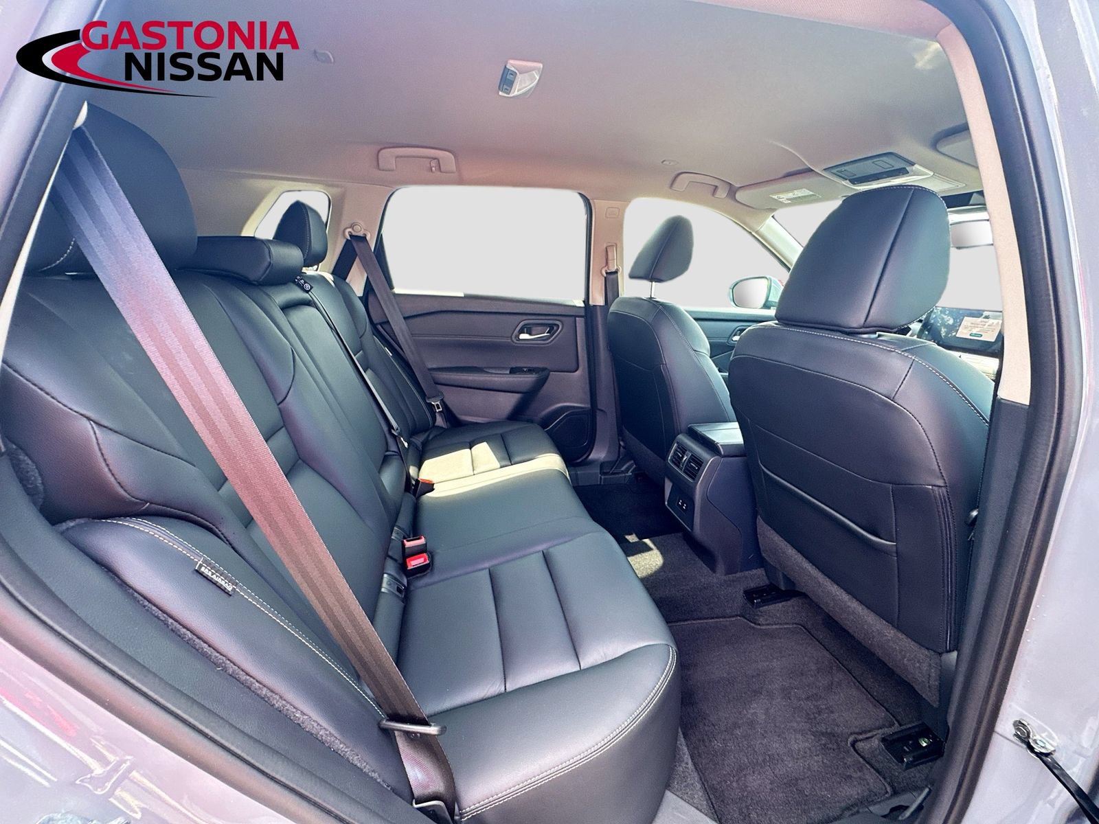 Used 2024 Nissan Rogue SL AWD/4WD image 37