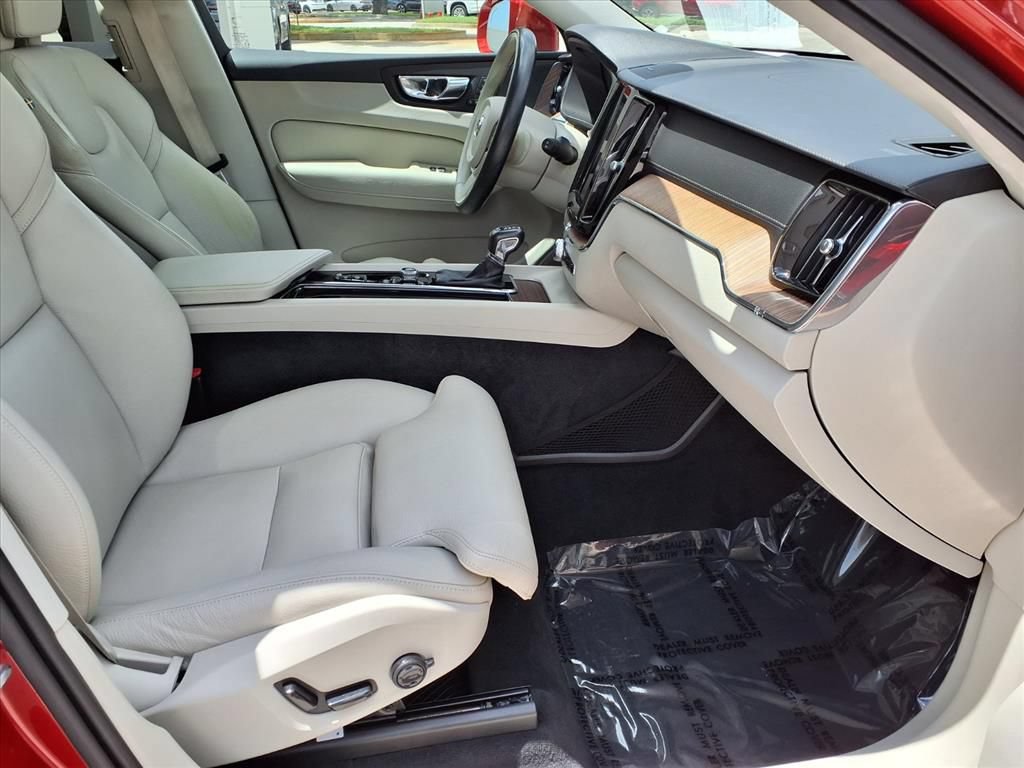Used 2020 Volvo XC60 T5 Inscription w/ Protection Package Premier FWD image 9