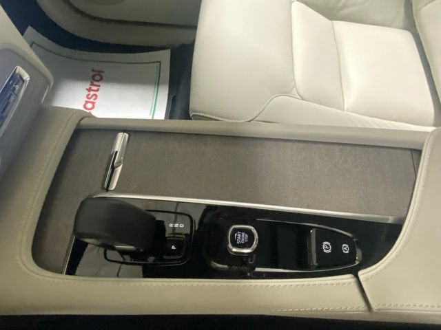 Used 2025 Volvo XC90 T8 Plus w/ Protection Package AWD/4WD image 25