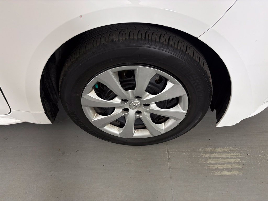 Used 2025 Toyota Corolla LE FWD image 10