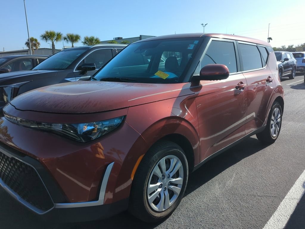 Certified 2023 Kia Soul LX image 4