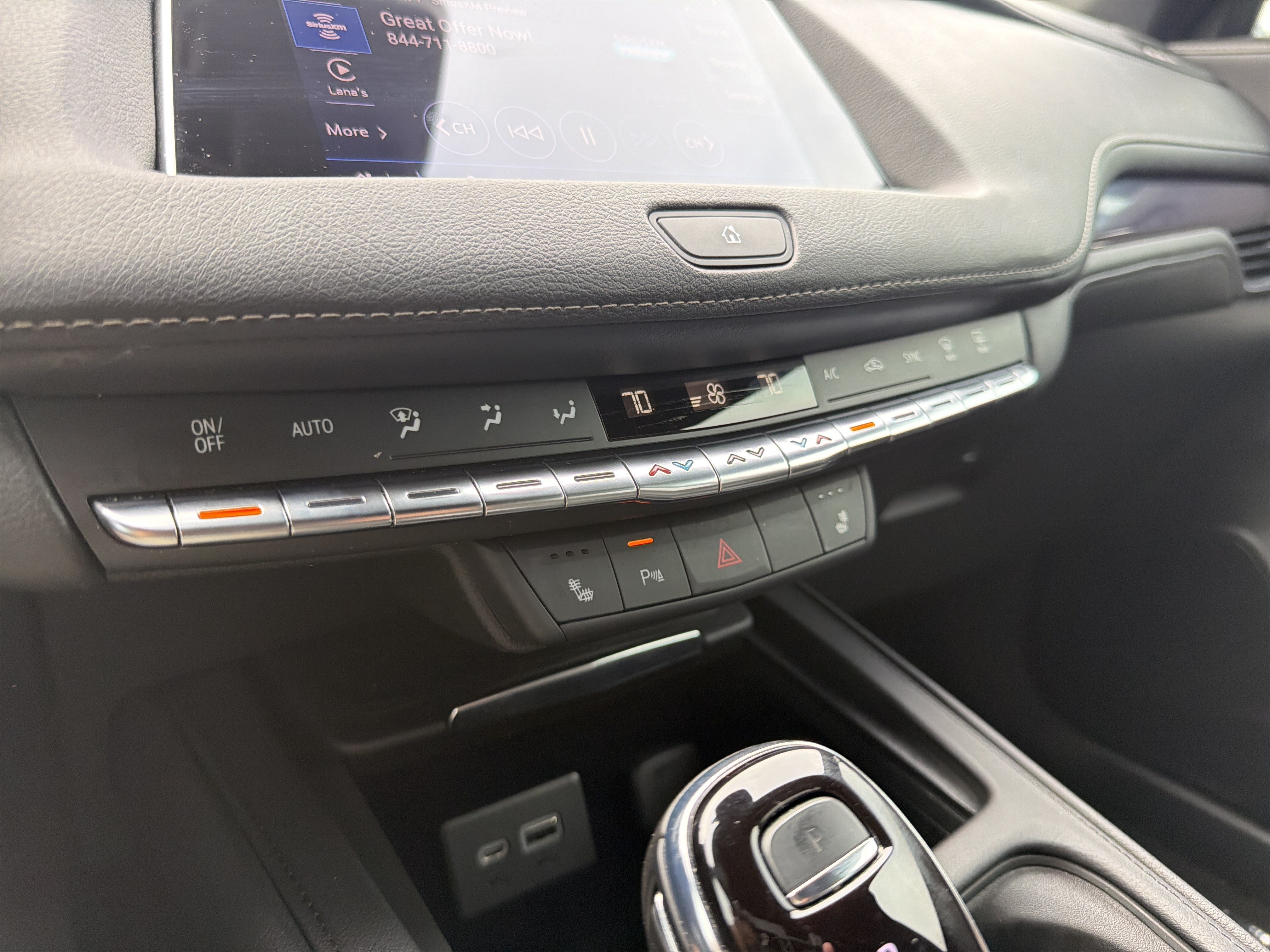 Used 2023 Cadillac XT4 Luxury w/ Cold Weather Package FWD image 26
