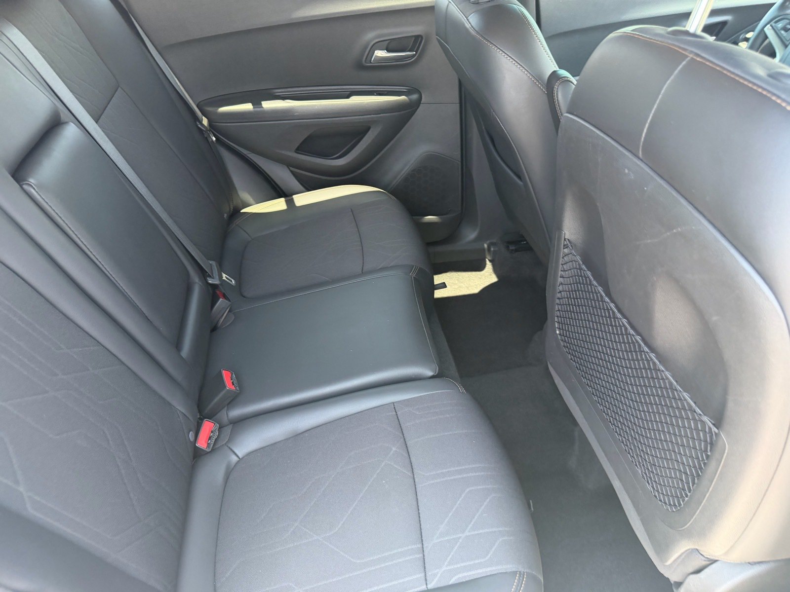 Used 2020 Chevrolet Trax LT w/ LT Convenience Package FWD image 12