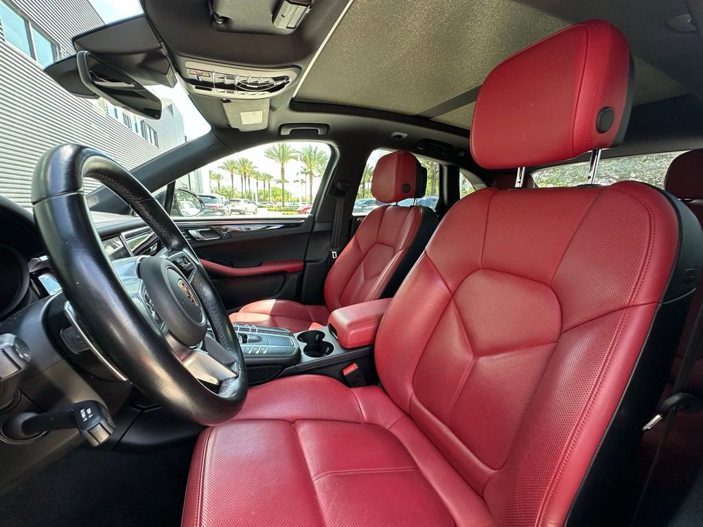 Certified 2021 Porsche Macan S AWD/4WD image 5