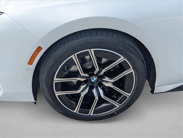Certified 2025 BMW 740i w/ Premium Package image 25
