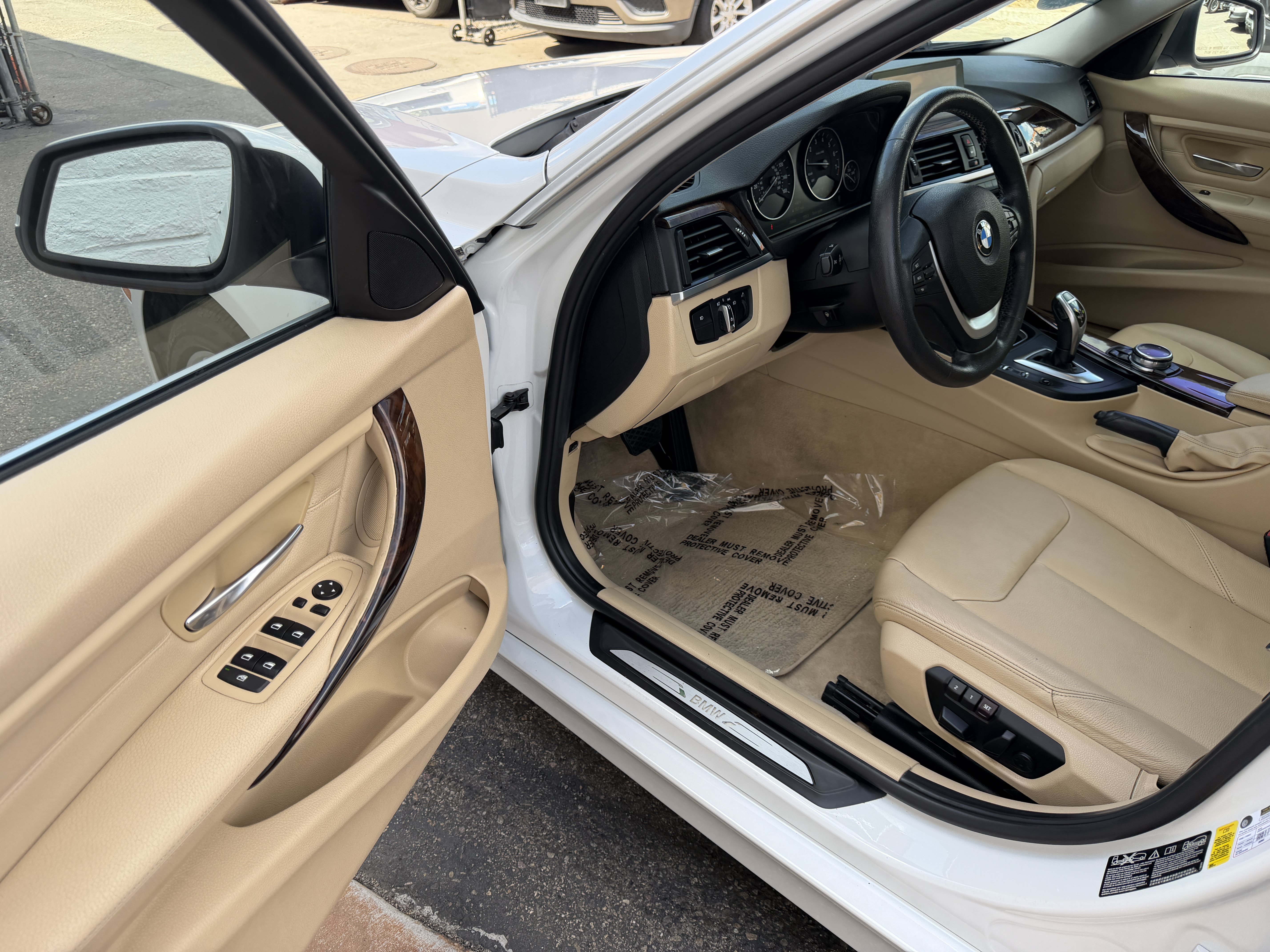 Used 2015 BMW 328i xDrive Wagon AWD/4WD image 17