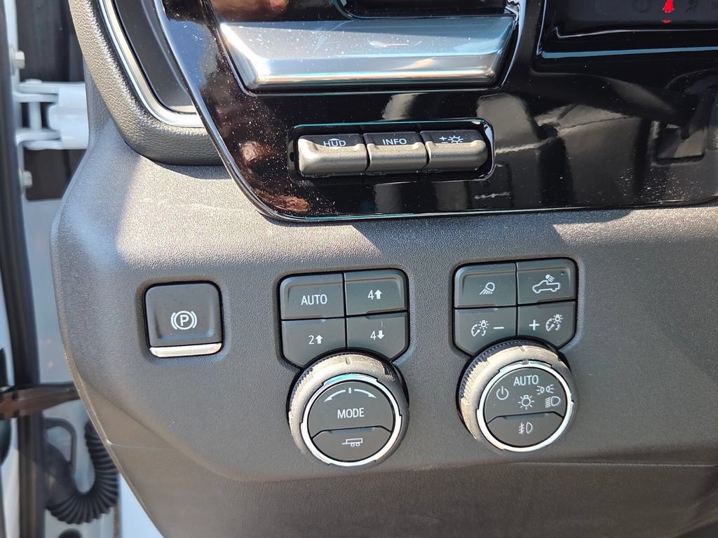 New 2026 Chevrolet Silverado 1500 High Country AWD/4WD image 25