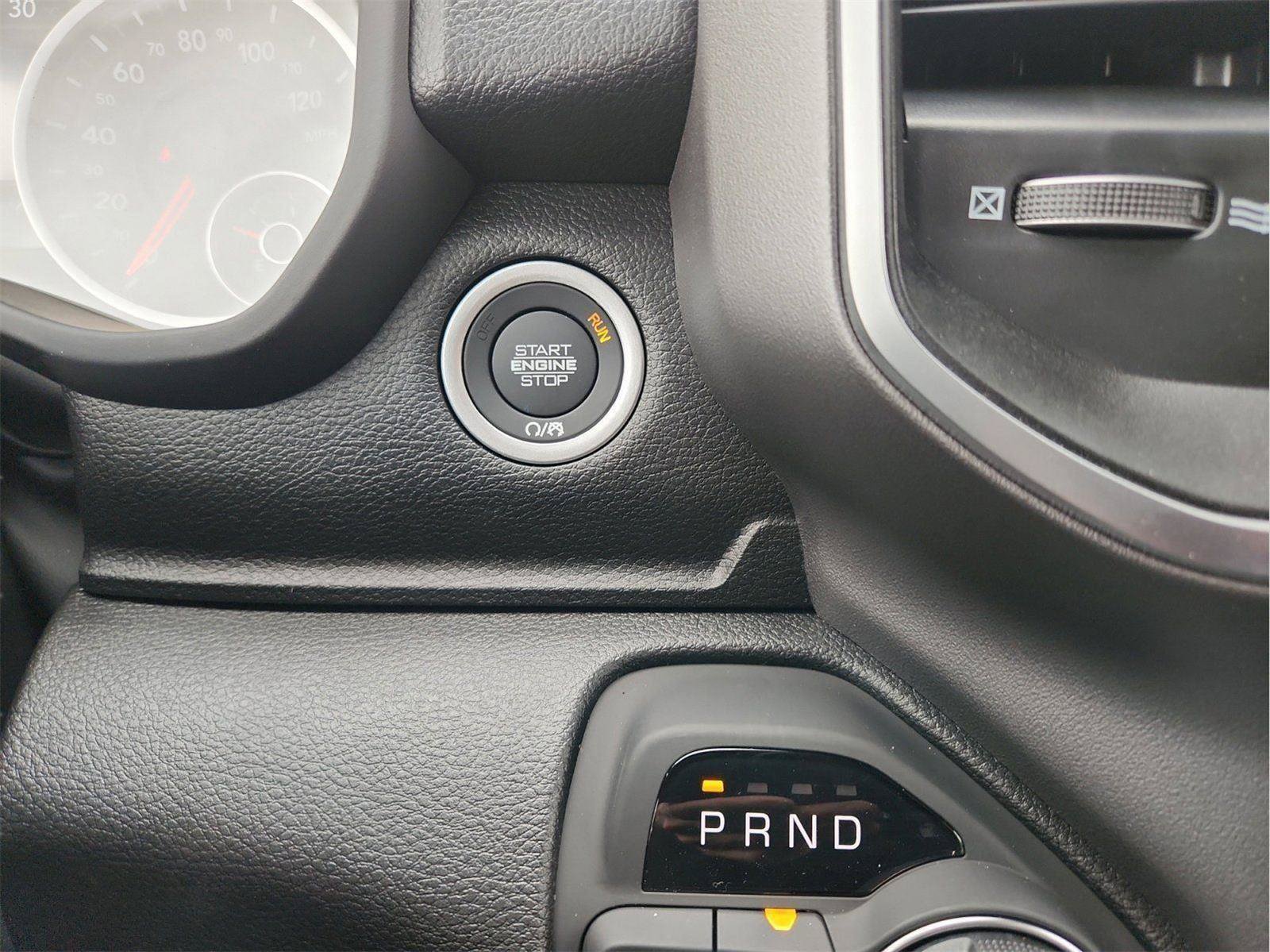 New 2026 RAM 1500 Express AWD/4WD image 17