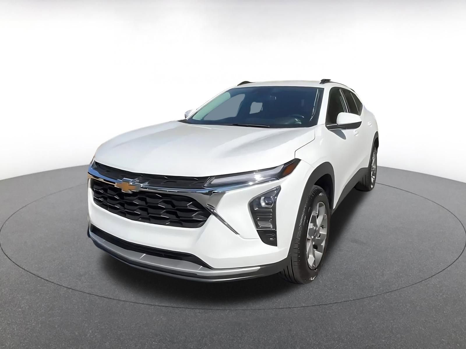 Used 2025 Chevrolet Trax LT w/ LT Convenience Package image 7