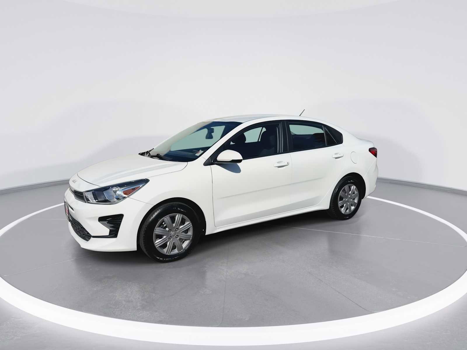 Used 2022 Kia Rio LX image 4
