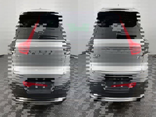 Used 2023 Volvo XC40 B5 Plus w/ Driver Assist Package AWD/4WD image 6