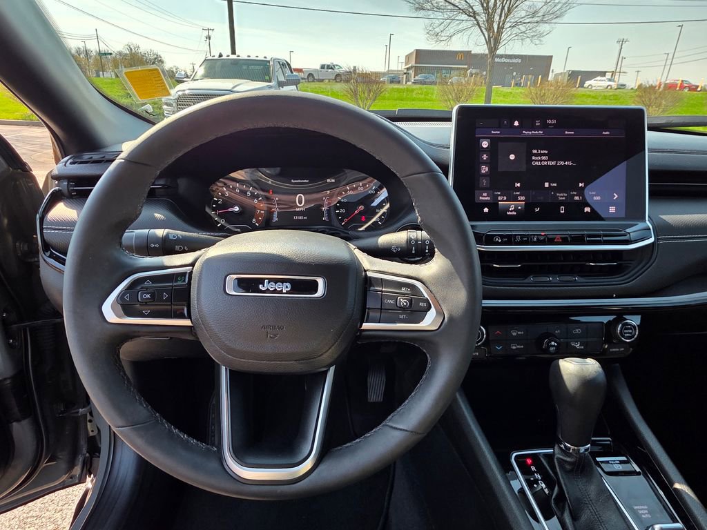 Used 2023 Jeep Compass Latitude AWD/4WD image 15