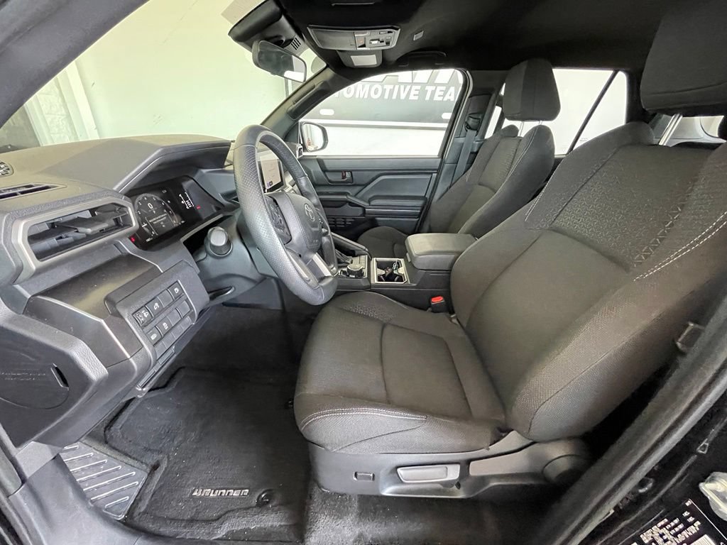 Used 2025 Toyota 4Runner SR5 AWD/4WD image 10