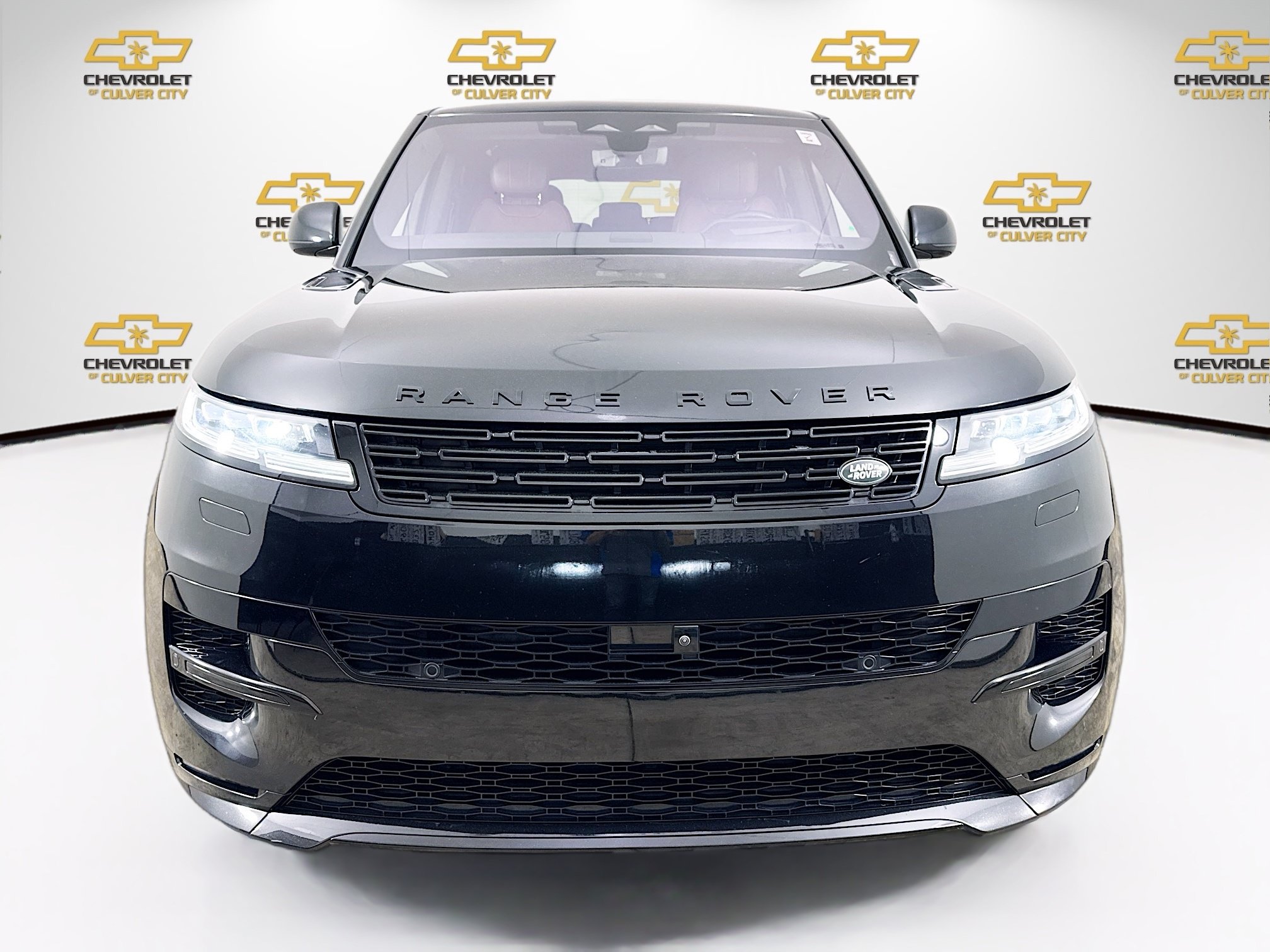 Used 2023 Land Rover Range Rover Sport SE Dynamic AWD/4WD image 2