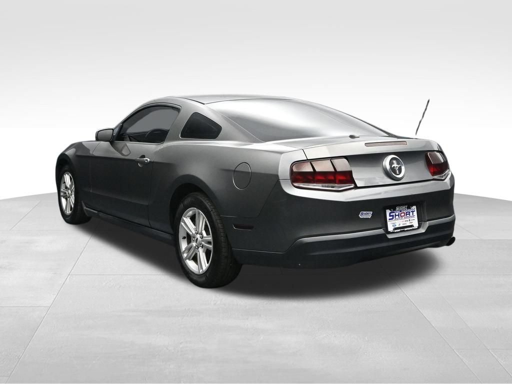 Used 2010 Ford Mustang Coupe RWD image 3