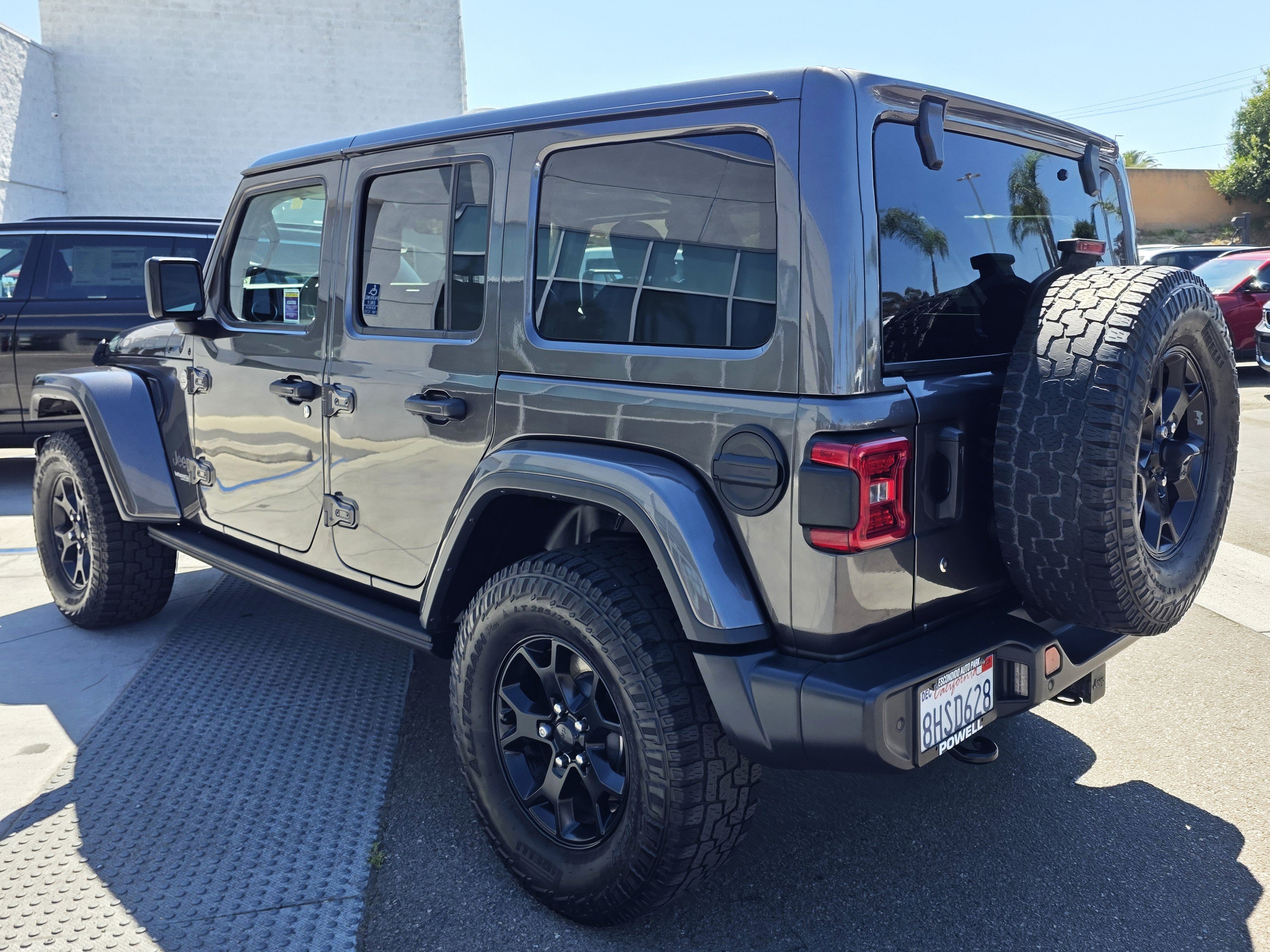 Used 2019 Jeep Wrangler Unlimited Sahara w/ Quick Order Package 24M Moab AWD/4WD image 3
