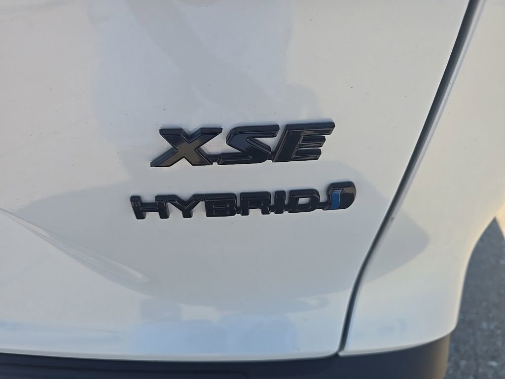 Used 2024 Toyota Corolla Cross AWD Hybrid w/ Convenience Package image 12