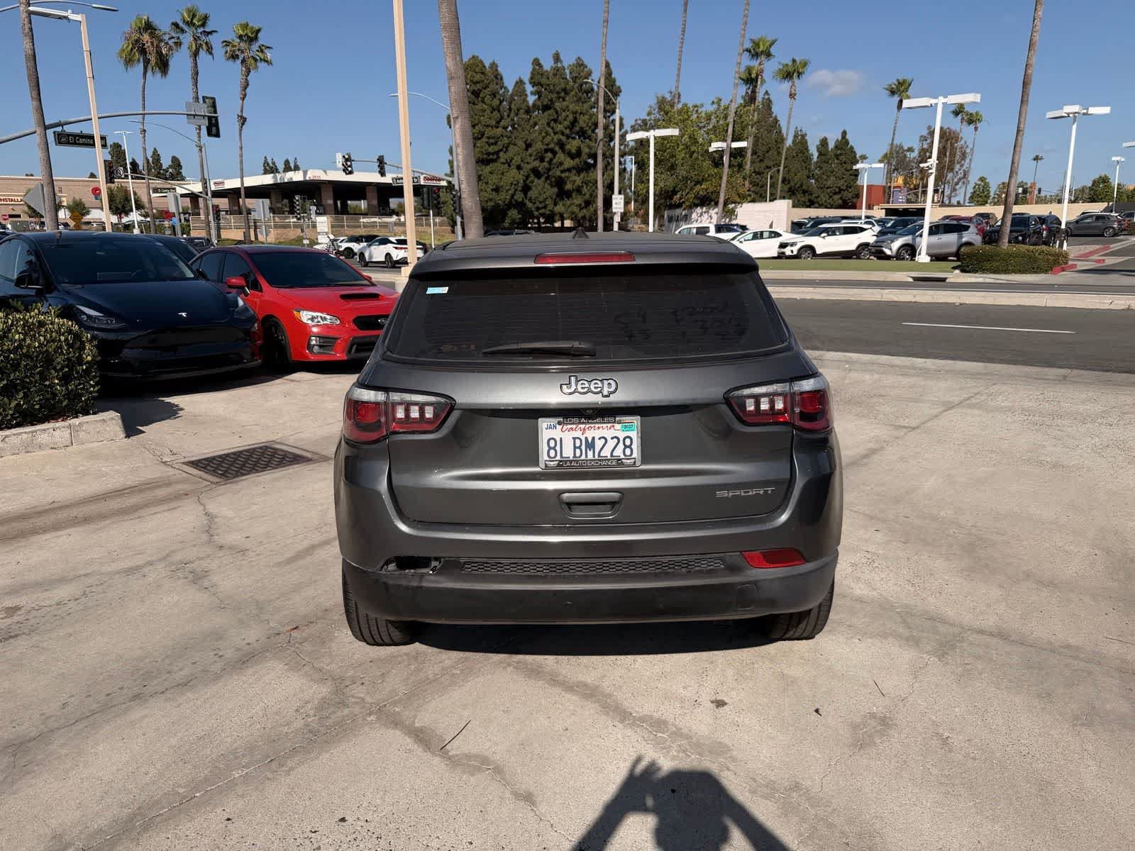 Used 2019 Jeep Compass Sport FWD image 4