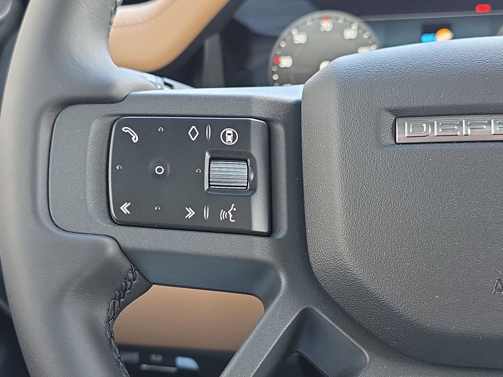 New 2026 Land Rover Defender 130 X-Dynamic SE AWD/4WD image 17