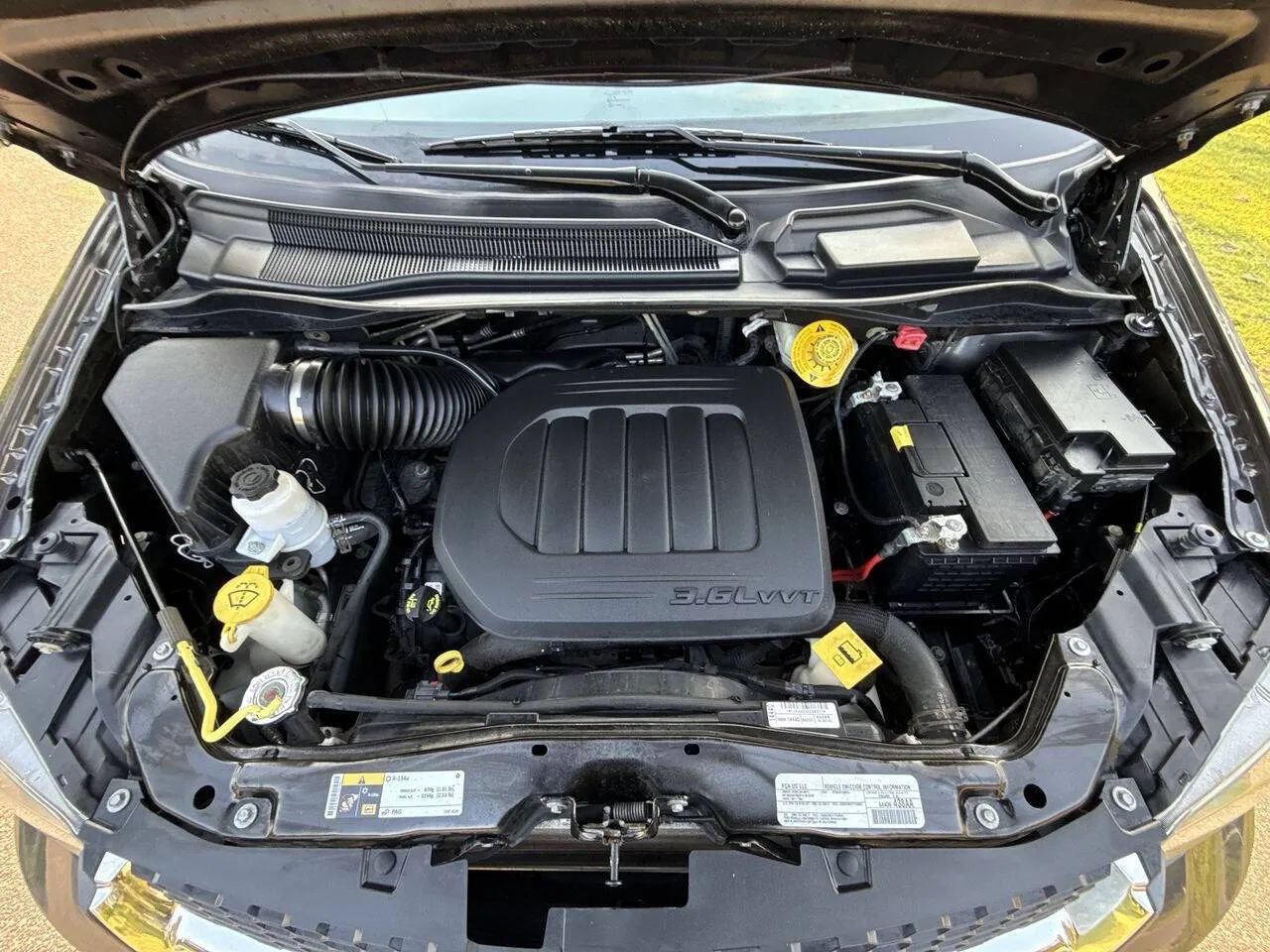 Used 2019 Dodge Grand Caravan SXT w/ Blacktop Package FWD image 26
