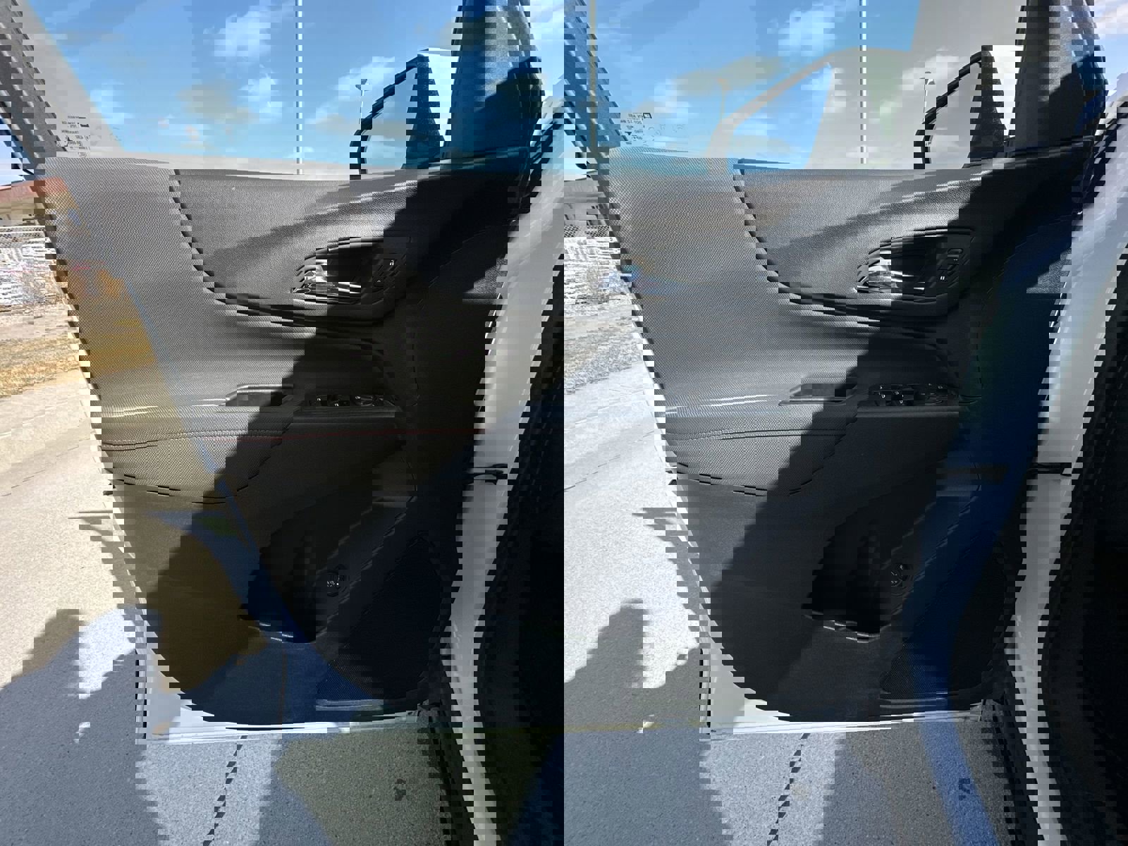 Used 2022 Chevrolet Equinox RS w/ LPO, Floor Liner Package FWD image 22