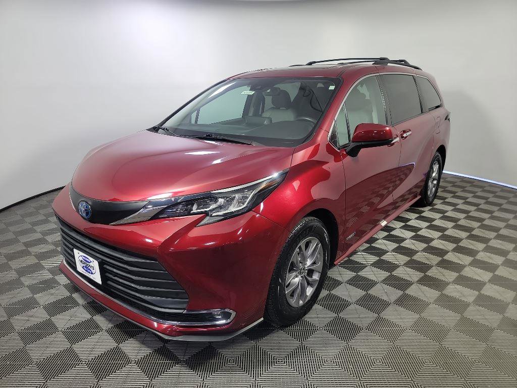 Used 2021 Toyota Sienna XLE image 12