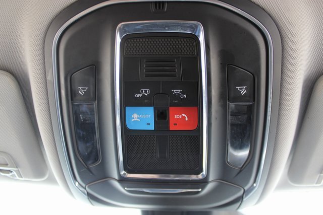 Used 2023 Jeep Grand Cherokee L Laredo image 17