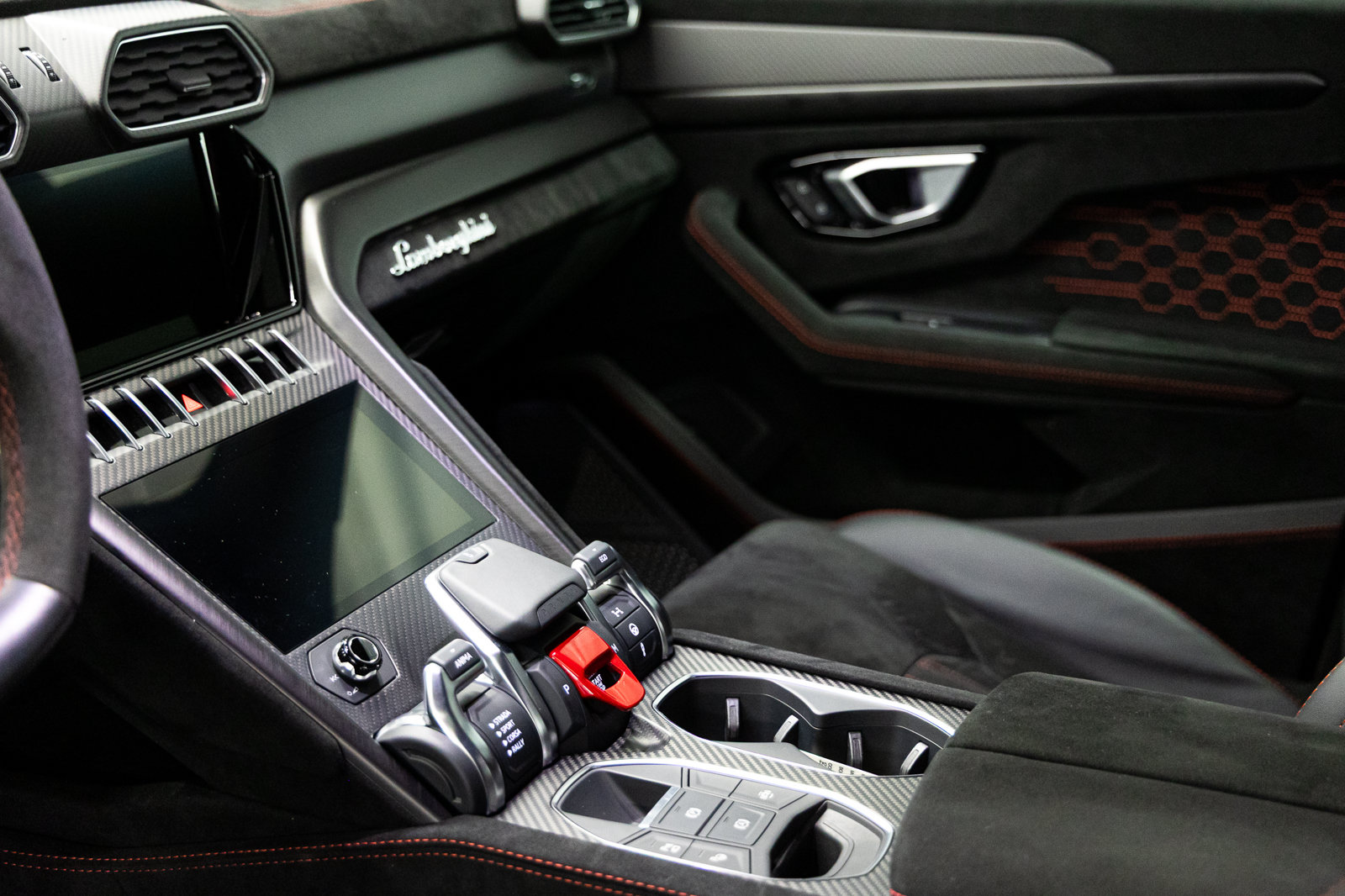 Used 2024 Lamborghini Urus Performante AWD/4WD image 45