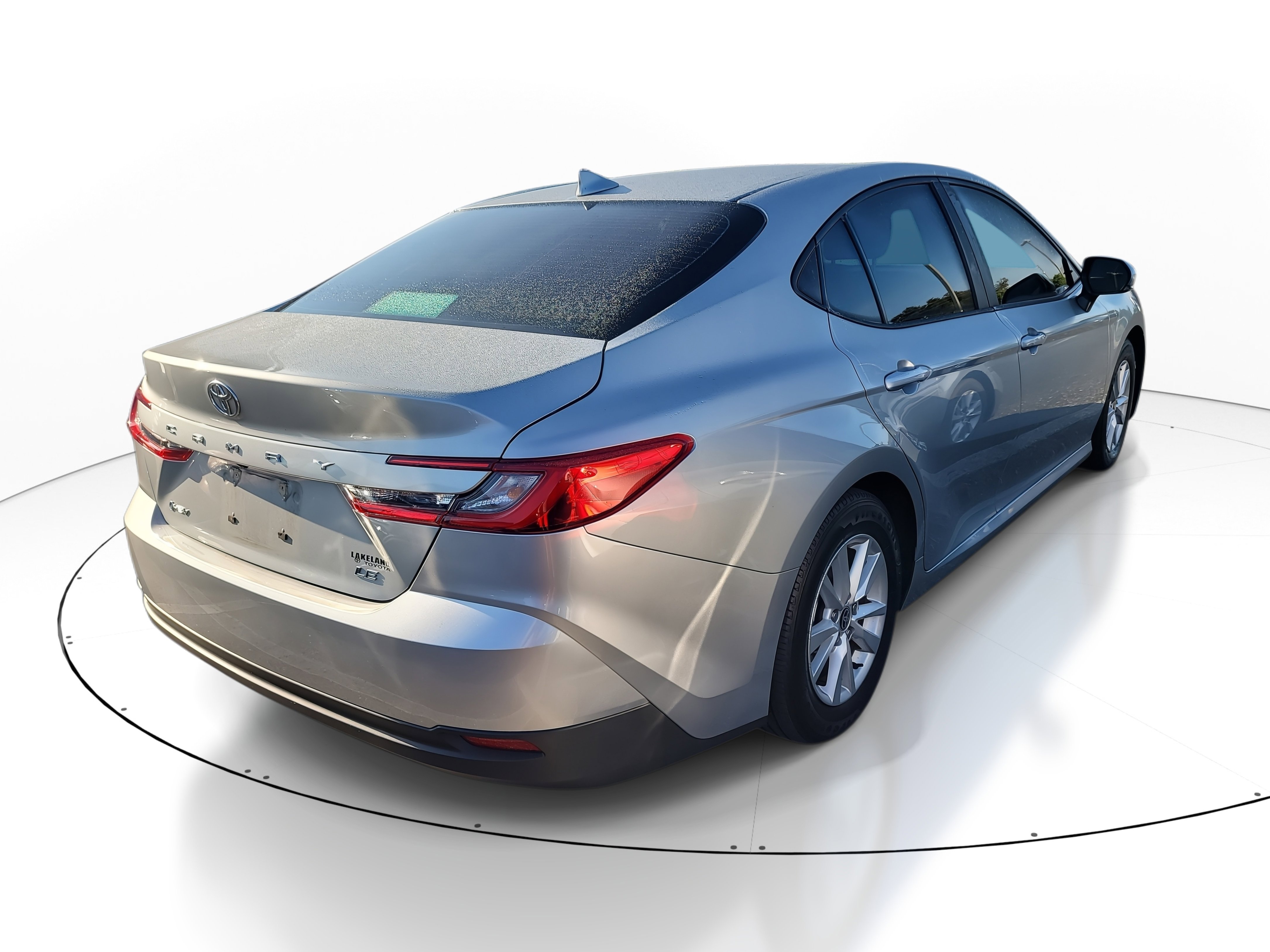 Used 2025 Toyota Camry LE image 7