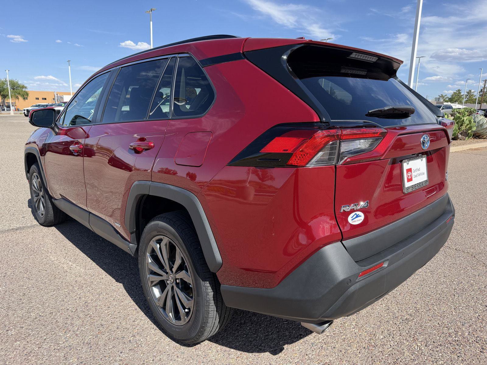 Used 2023 Toyota RAV4 XLE Premium AWD/4WD image 4