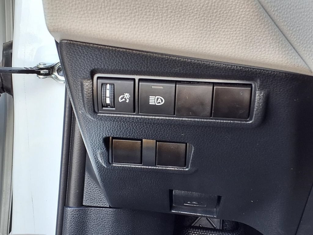Used 2024 Toyota Corolla Cross LE AWD/4WD image 17