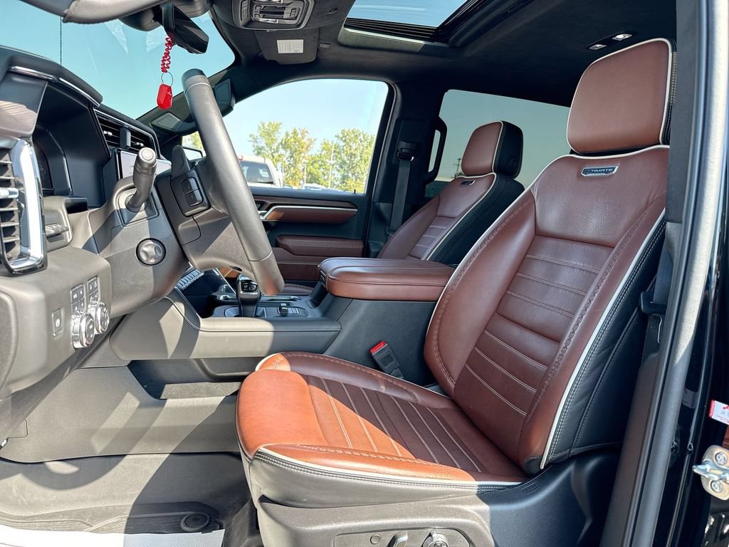 Used 2025 GMC Sierra 1500 Denali Ultimate AWD/4WD image 11