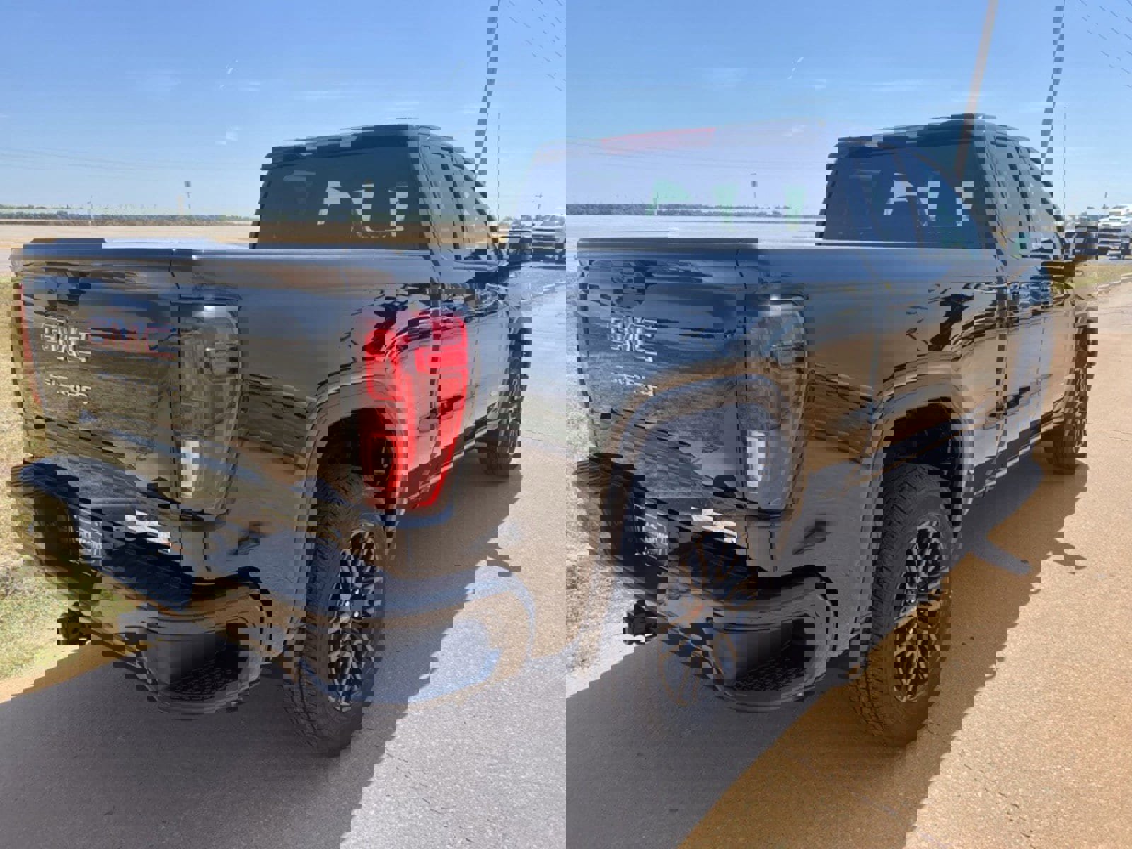 New 2024 GMC Sierra 1500 Elevation image 3