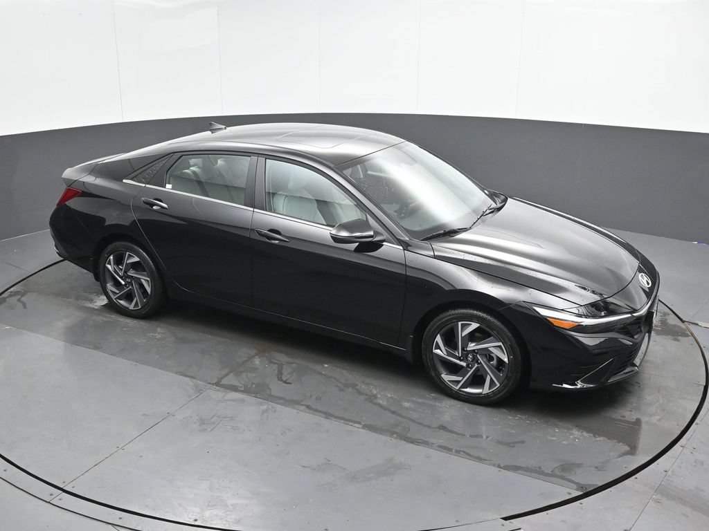 New 2026 Hyundai Elantra Limited FWD image 31