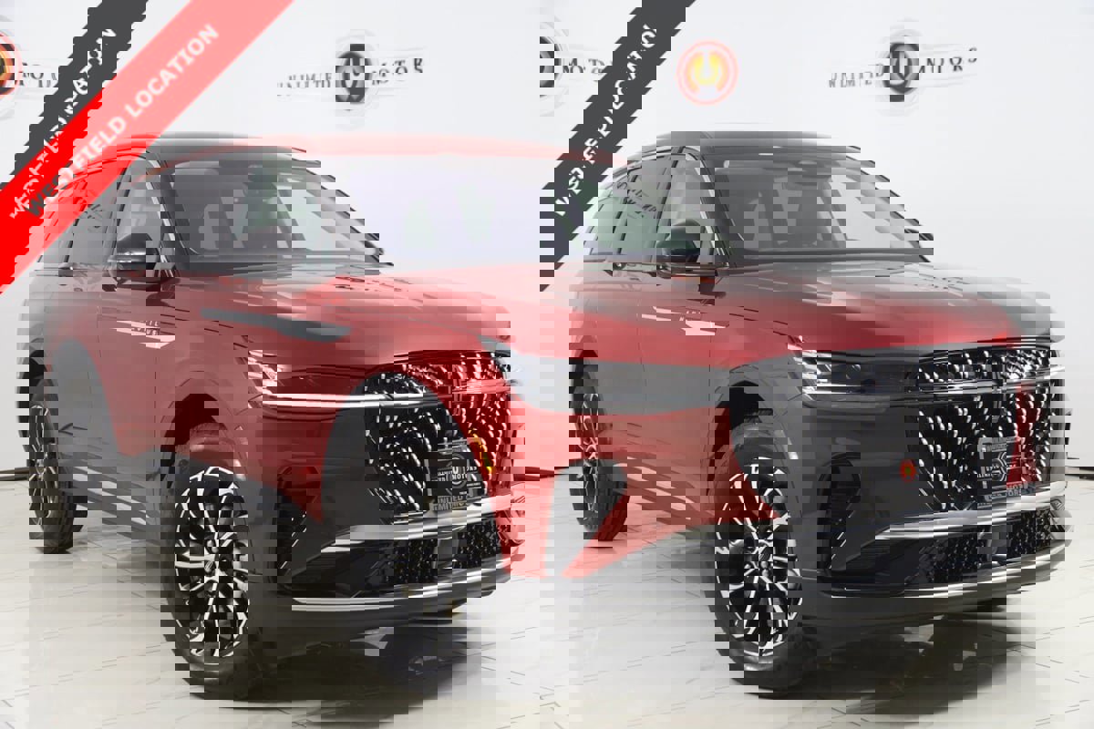 Used 2025 Lincoln Nautilus Premier image 1