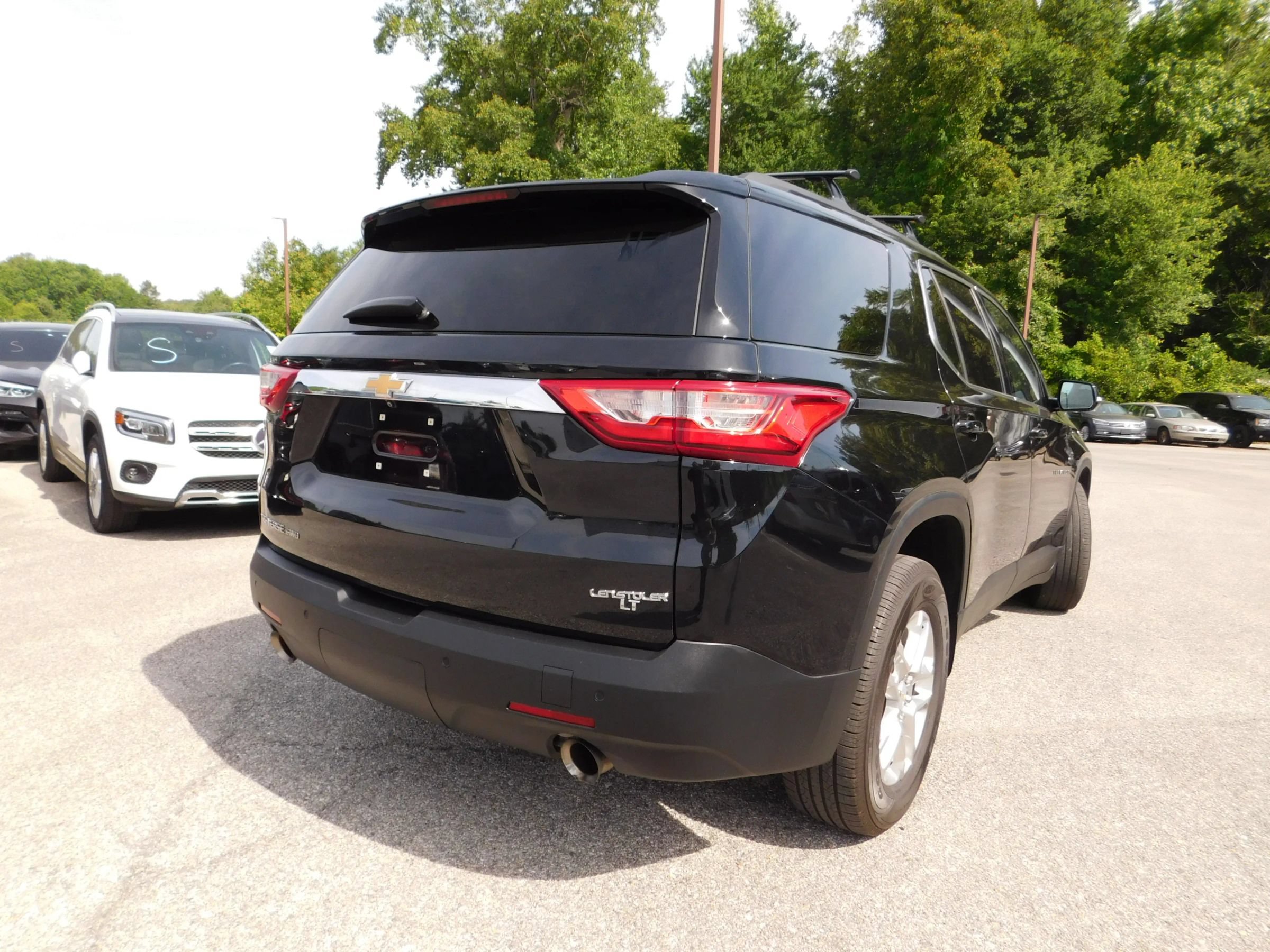 Used 2020 Chevrolet Traverse LT w/ Driver Confidence II Package AWD/4WD image 5