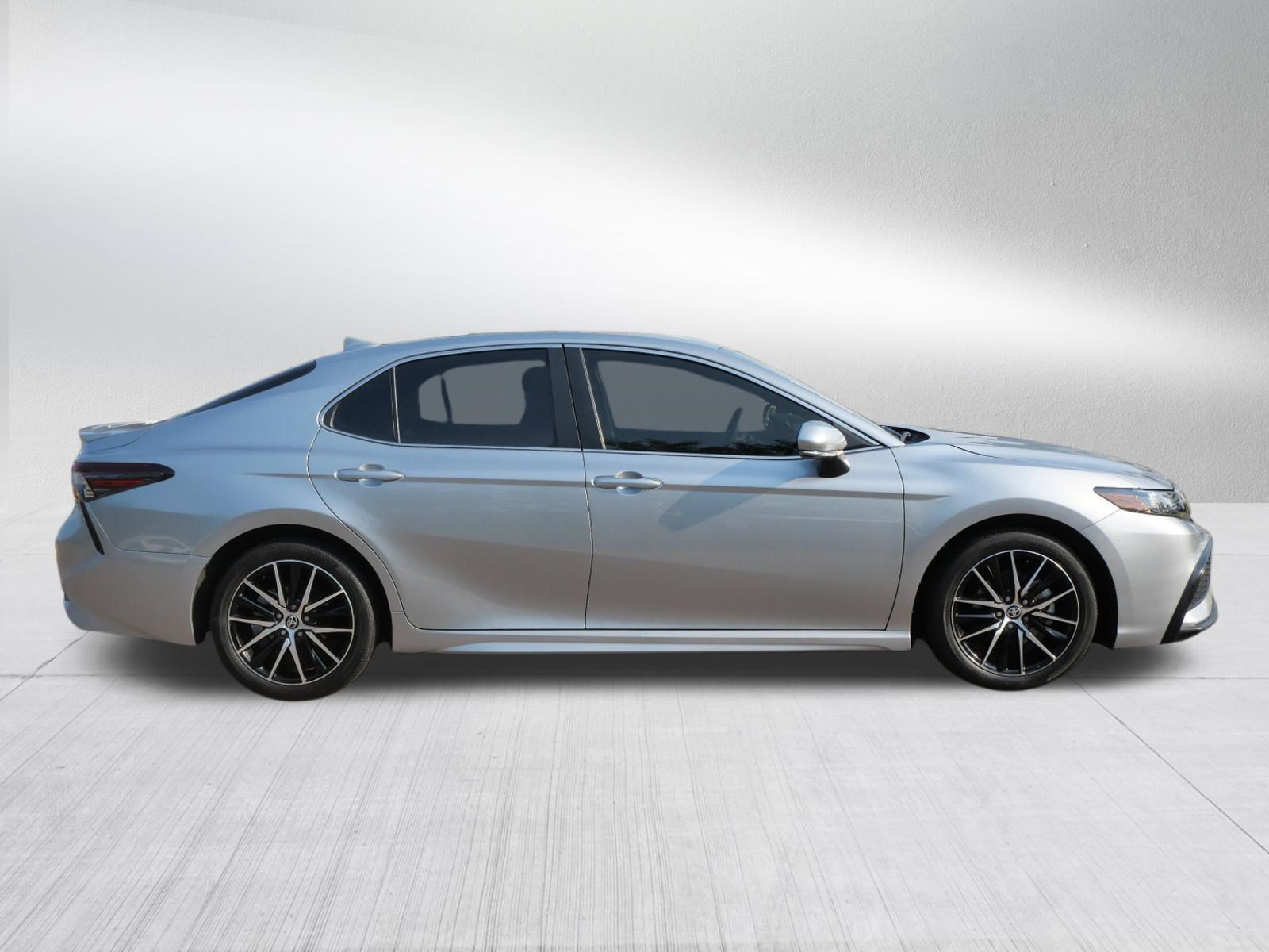 Certified 2024 Toyota Camry SE w/ Convenience Package FWD image 9