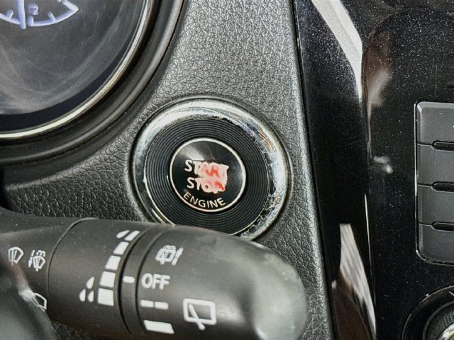 Used 2021 Nissan Rogue Sport SV FWD image 18