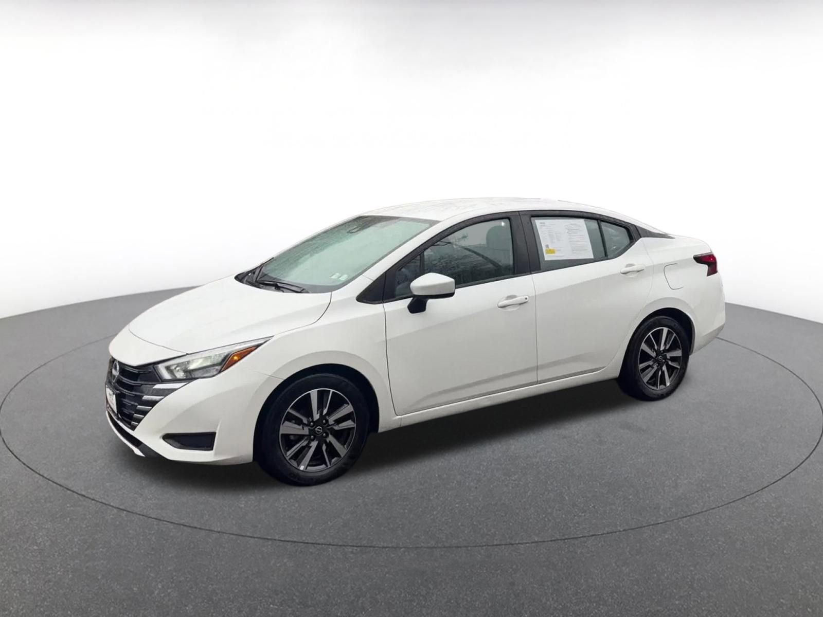 Used 2025 Nissan Versa SV image 8