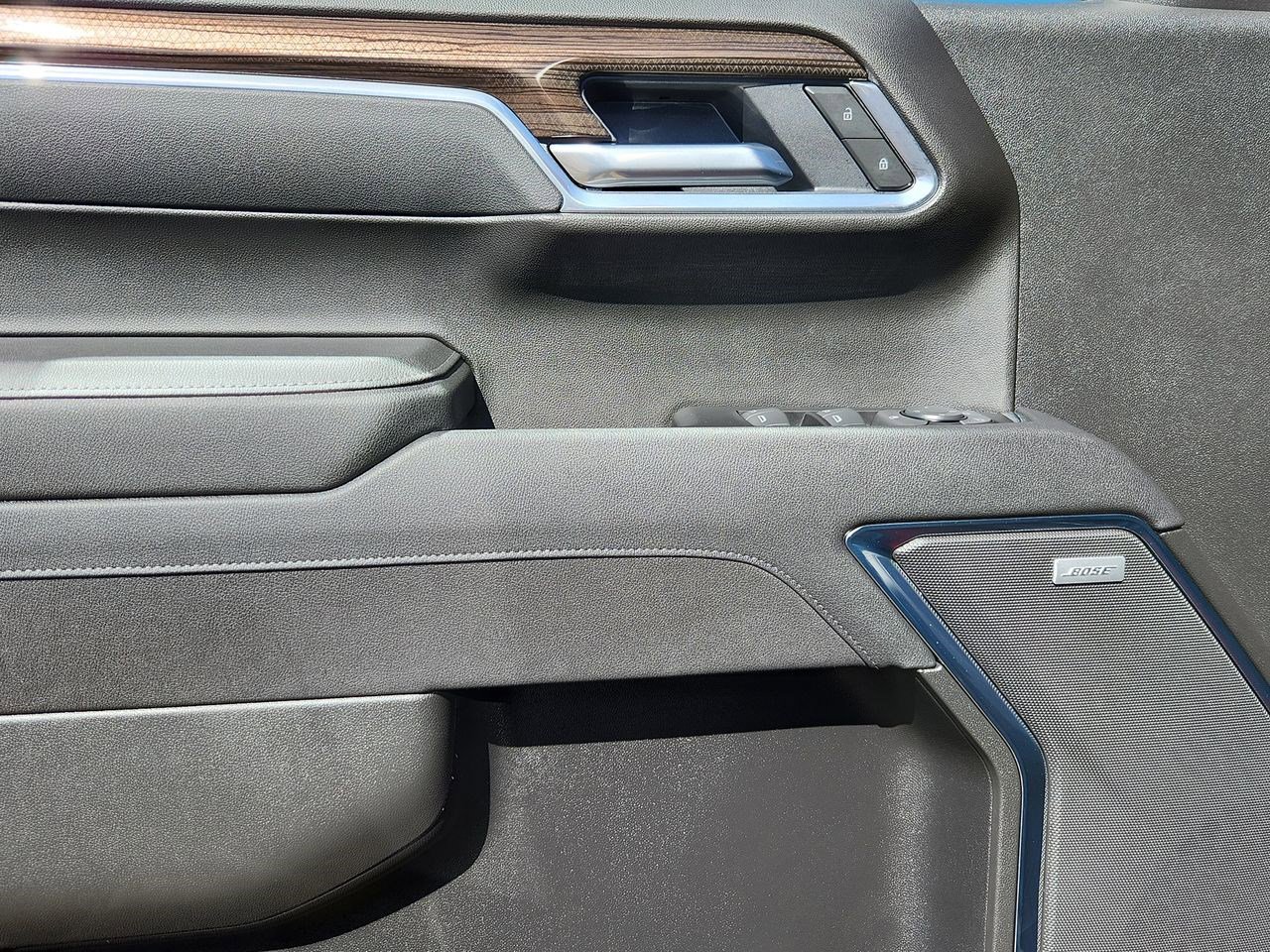 Used 2025 Chevrolet Silverado 1500 LT Trail Boss w/ Convenience Package II image 18