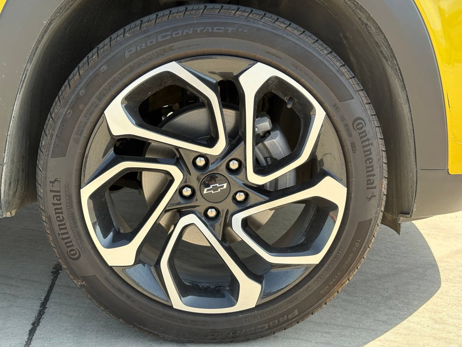Certified 2024 Chevrolet Trax RS w/ Sunroof Package FWD image 9