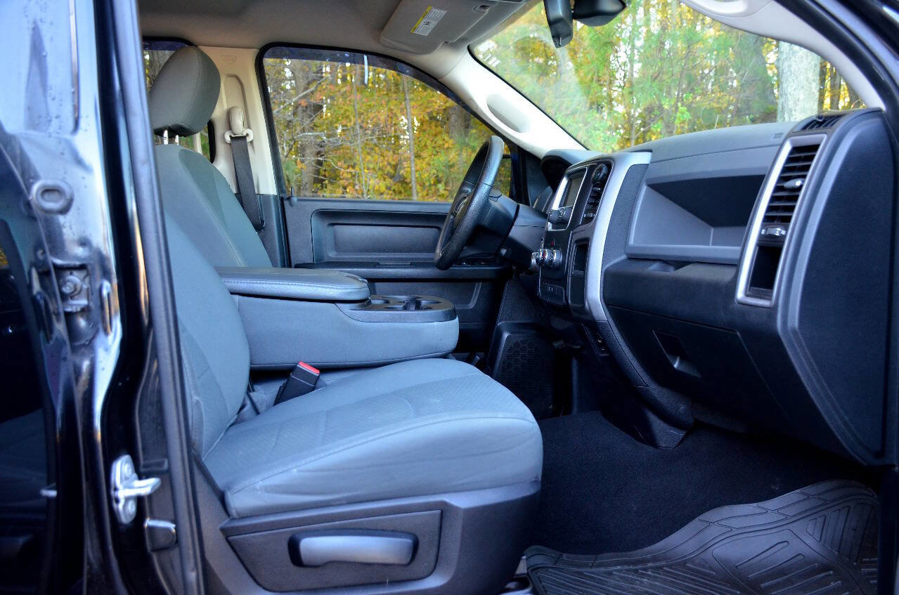 Used 2015 RAM 1500 Express w/ Black Ram 1500 Express Group image 14