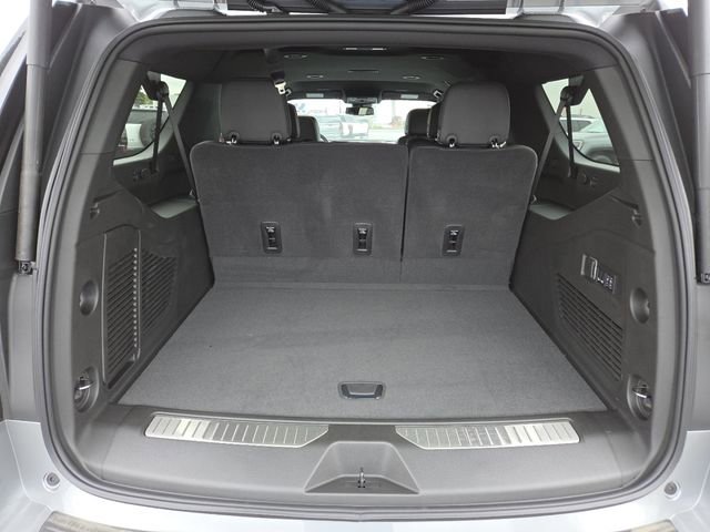 New 2025 Chevrolet Suburban Premier image 28