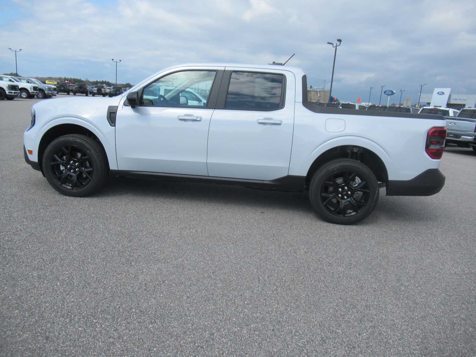 New 2026 Ford Maverick Lariat w/ Black Appearance Package AWD/4WD image 8