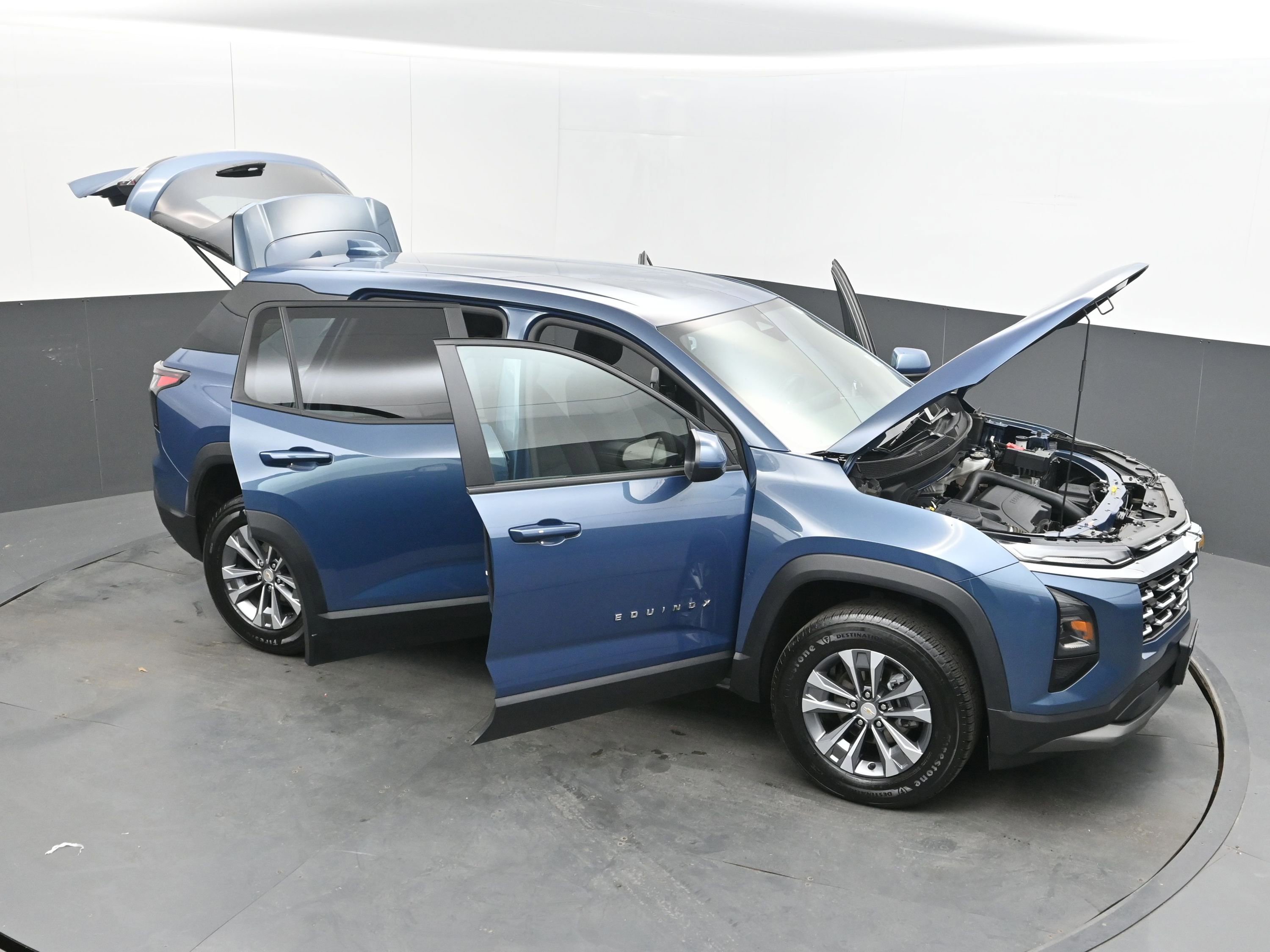Used 2025 Chevrolet Equinox LT FWD image 39