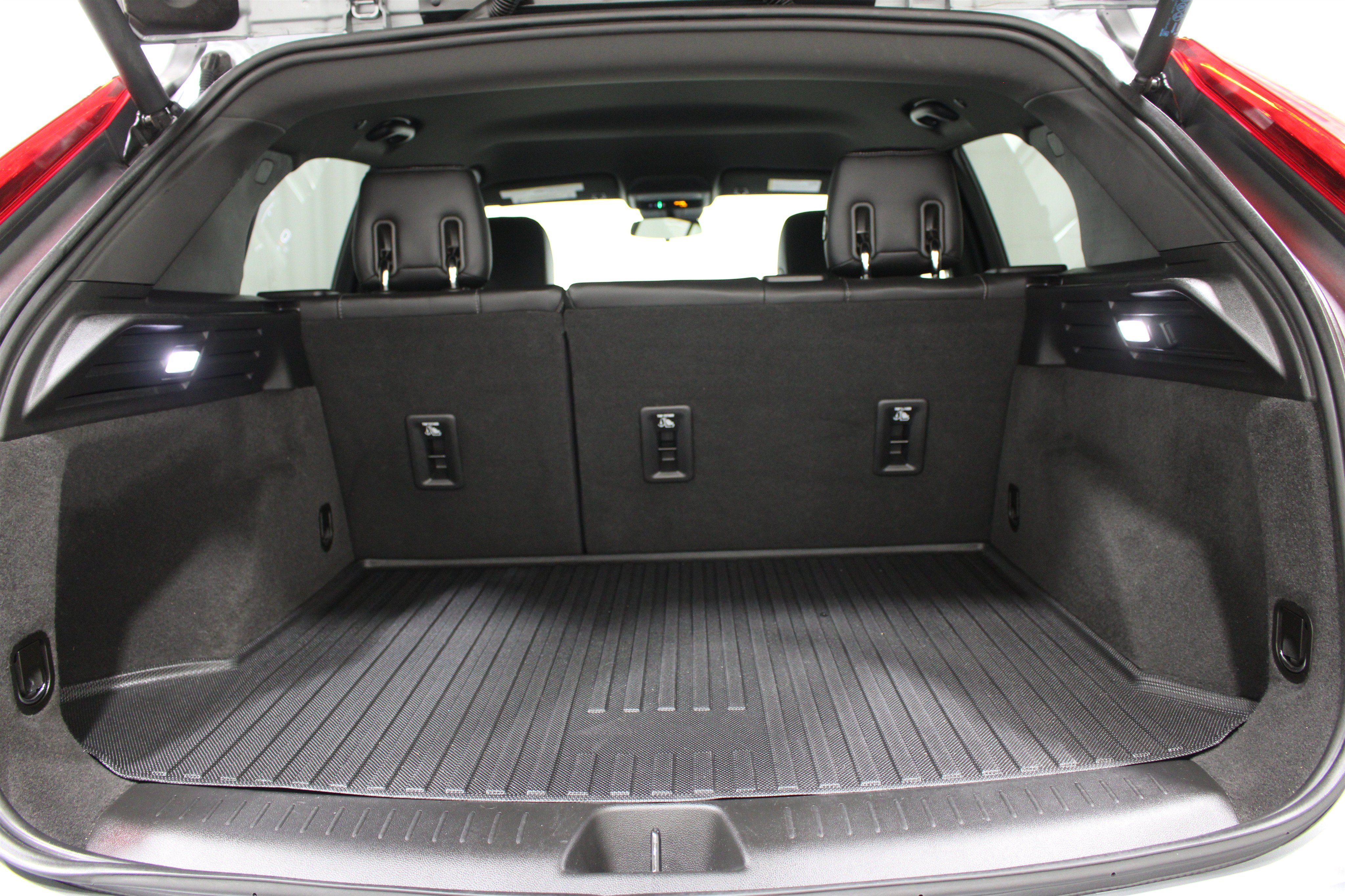 Certified 2024 Cadillac XT4 Luxury w/ Cold Weather Package FWD image 25