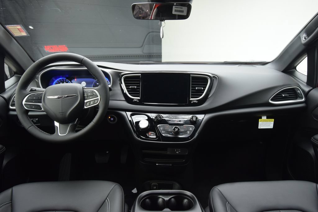 New 2026 Chrysler Voyager LX FWD image 36