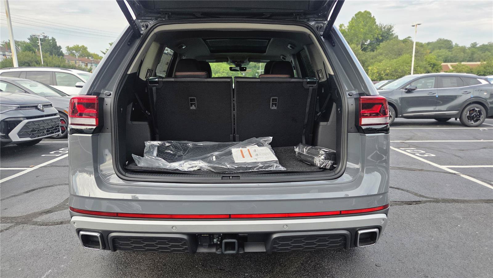 New 2026 Volkswagen Atlas Peak Edition AWD/4WD image 5